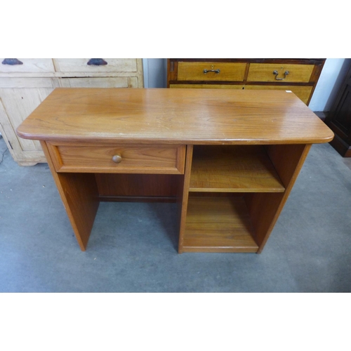 102a - A G-Plan teak desk