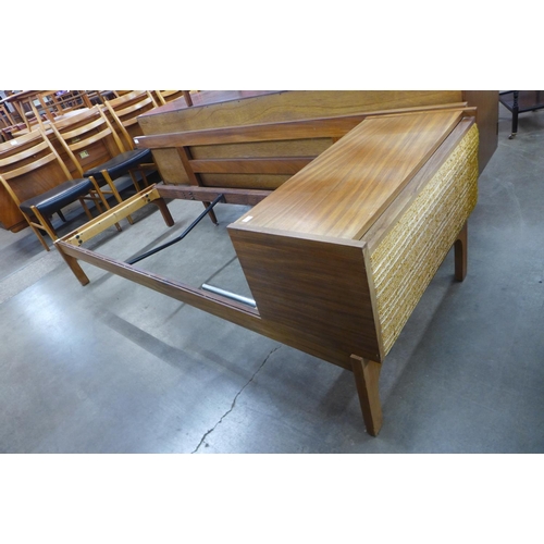 111 - A Scandanavian teak daybed frame