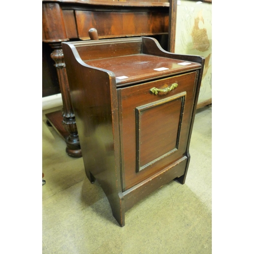 200 - An Edward VII mahogany purdonium and a Victorian walnut pot cupboard