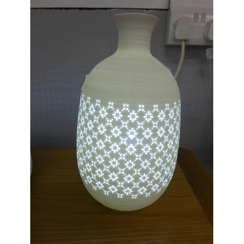 1467 - A white perforated vase lamp (LP03016)   #