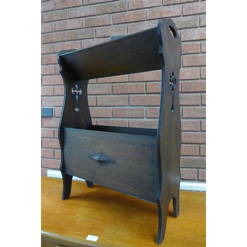 96 - An Arts & Crafts oak newspaper stand