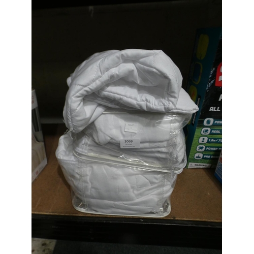 3069 - Two Mattress+2 X Pillow Protectors (Kingsize) (227-196, 197) * This lot is subject to VAT