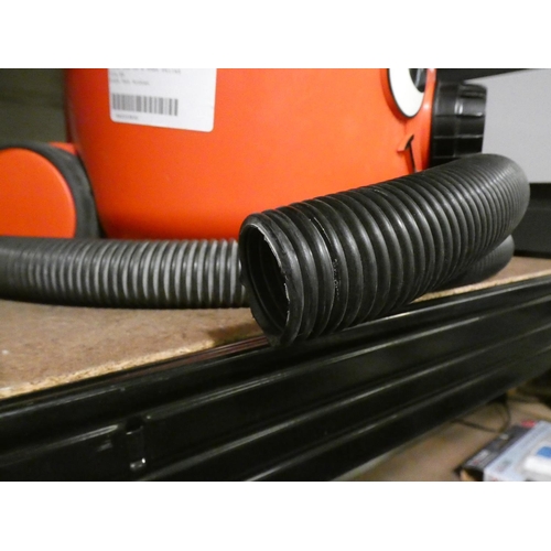 3082 - Henry Micro Hi-Flo Vacuum - model 900671/HVR200M, RRP £119.99 + vat (227-200) * This lot is subject ... 