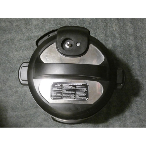 3083 - Instant Pot Duo 9 In 3 cooker (227-175) * This lot is subject to VAT