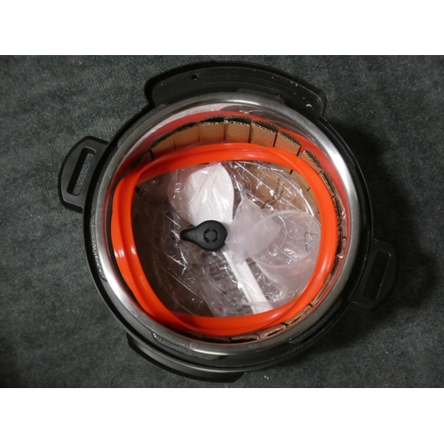 3083 - Instant Pot Duo 9 In 3 cooker (227-175) * This lot is subject to VAT