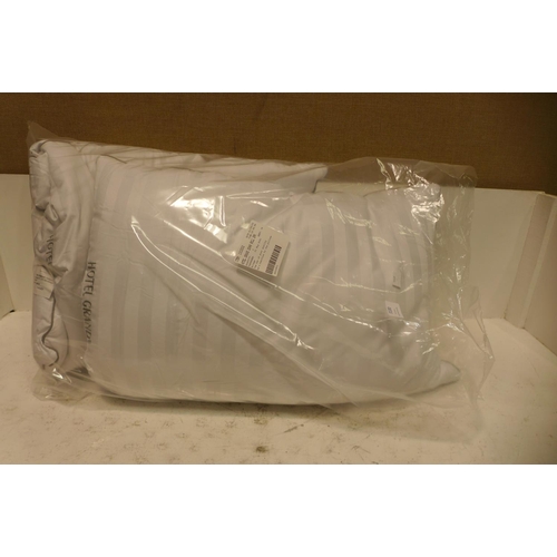 3100 - Hotel Grand Down Roll Jumbo Pillows (227-250) * This lot is subject to VAT