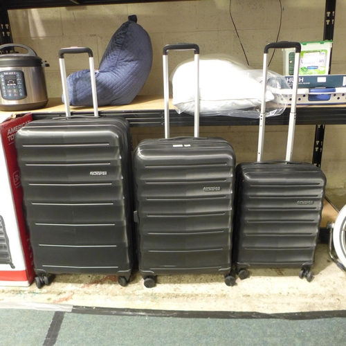 3102 - American Tourister 3 piece set - hardside spinner, RRP £99.99 + vat  (227-199) * This lot is subject... 