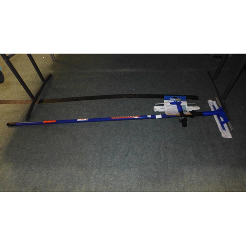 3113 - HV Telescopic Window  cleaner   (227-350) * This lot is subject to VAT