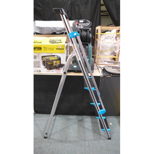 3167 - Tb Davies 5 tread  Step Ladder (227-404) * This lot is subject to VAT