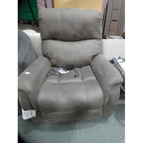 Lot 3240      