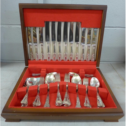 1091 - A George Butler of Sheffield canteen of silver plated cutlery, King's pattern, (44 pieces)