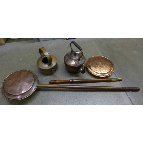 1098 - Two copper warming pans, a/f, and two copper kettles **PLEASE NOTE THIS LOT IS NOT ELIGIBLE FOR POST... 