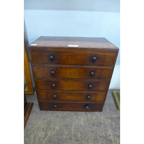 389 - A small Victorian mahogany collectors chest