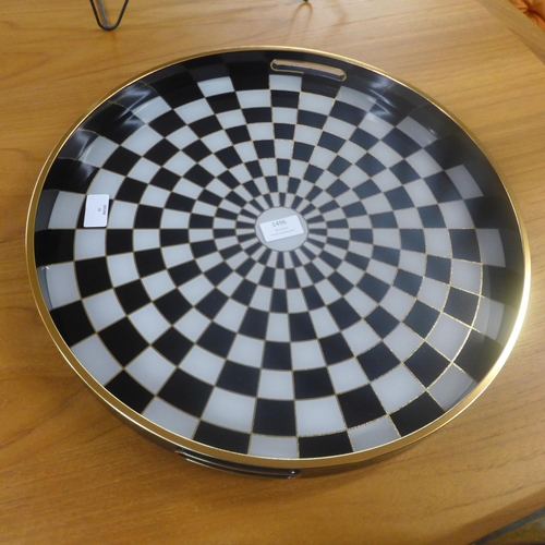 1496 - A large circular black and white chequers design tray, 44cms (MTS1B17)   #