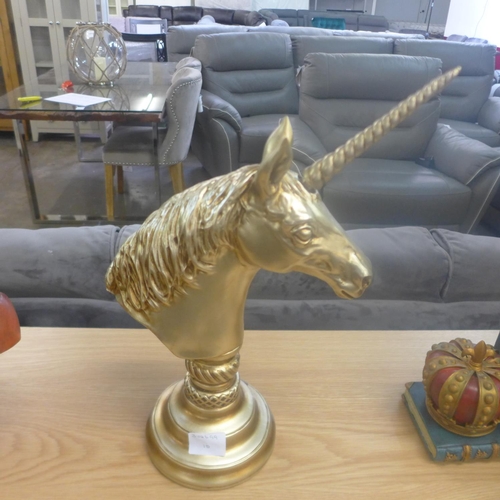 1505 - A gilt bust of a unicorn (UN16)   #