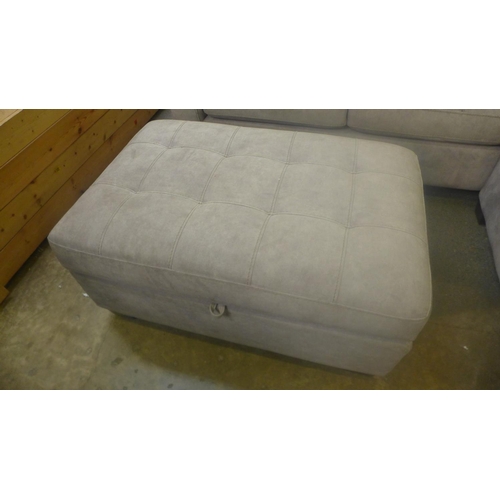 1547 - A Thomasville corner sofa with storage ottoman, RRP £1083.33 + vat ( 4057-12 )   * this lot is subje... 