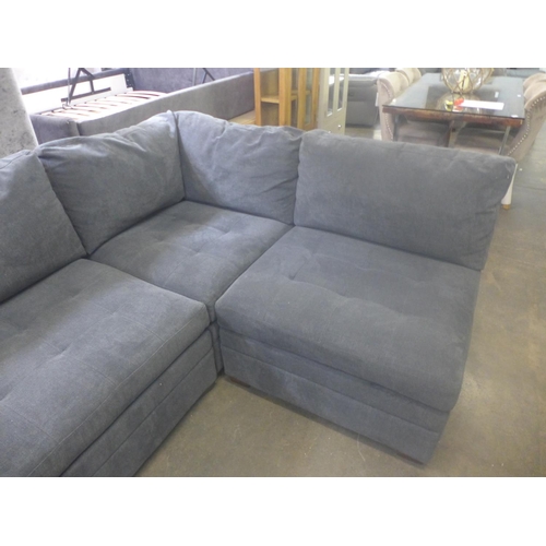 1565 - A Thomasville Tisdale six piece sectional sofa, RRP £1249.91 + vat  ( 4057-3 )  * this lot is subjec... 