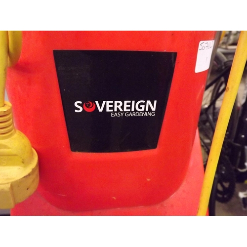 2061 - Sovereign 2400w electric garden shredder with plunger - W