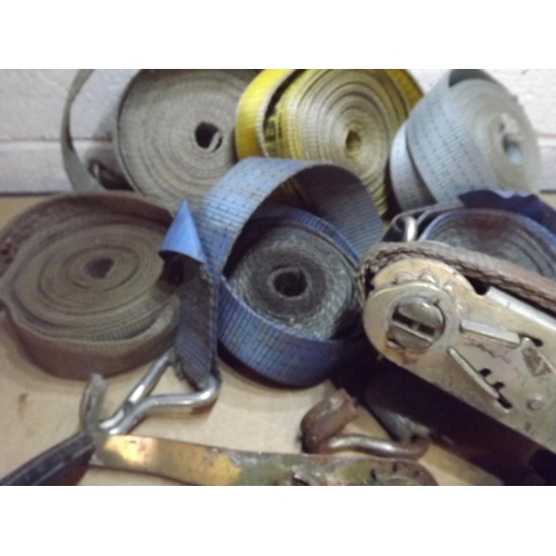 2126 - 7 Ratchets and straps - all W
