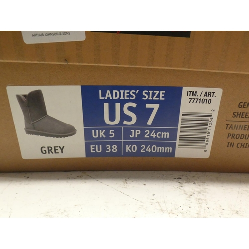 3068 - A pair of lady's Kirkland Signature grey sheepskin boots, size 5 * this lot is subject to VAT