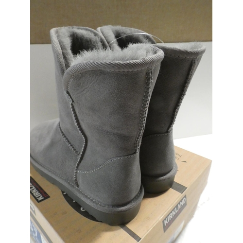 3068 - A pair of lady's Kirkland Signature grey sheepskin boots, size 5 * this lot is subject to VAT