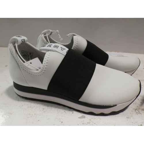 3073 - Two pairs of women's white Jayla style trainers, both size 4.5 * this lot is subject to VAT