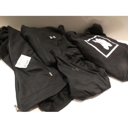 3087 - Quantity of men's Under Armour black tops - mixed sizes * this lot is subject to VAT