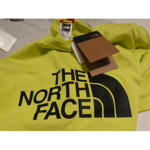 3092 - 3 Men's t-shirts; Penguin (L)/Superdry (L)/The North Face (XXL) * this lot is subject to VAT