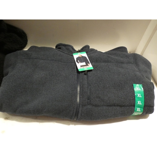 3093 - 2 Men's 32° Degree Heat zip up fleecy tops size XL * this lot is subject to VAT