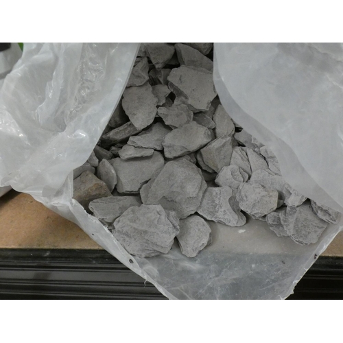 3446 - Zest Plum Slate Aggregate (30kg)         (228-356) * This lot is subject to VAT