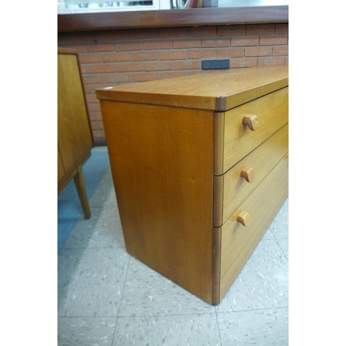 48 - A Stag teak Cantata chest of drawers, designed by Rob Carter