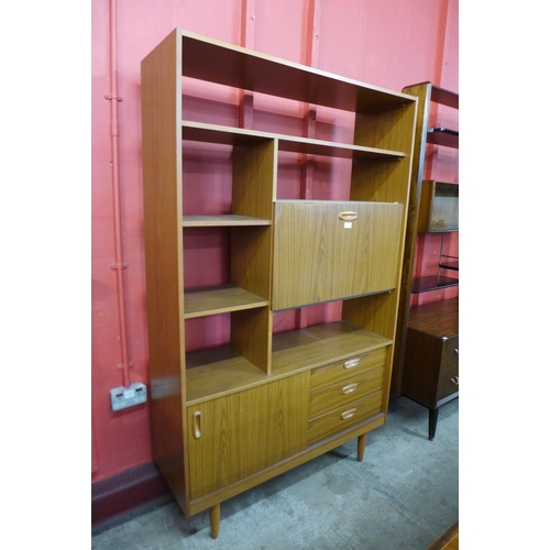 53 - A simulated teak room divider