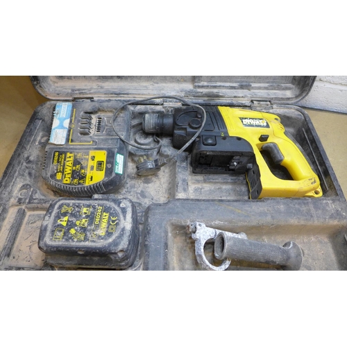 2021 - DeWalt (DW005) SDS cordless hammer drill with battery & charger in case