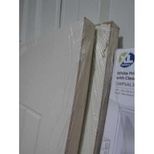 3002 - Two internal timber doors - 2040 x 726 x 40mm * this lot is subject to VAT