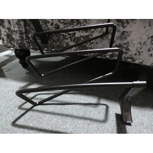 3036 - Diamante and black metal towel rail * this lot is subject to VAT