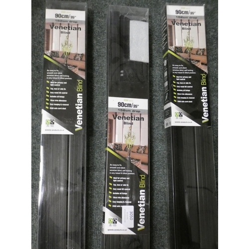 3050 - Three venetian black blinds - 90cm/35