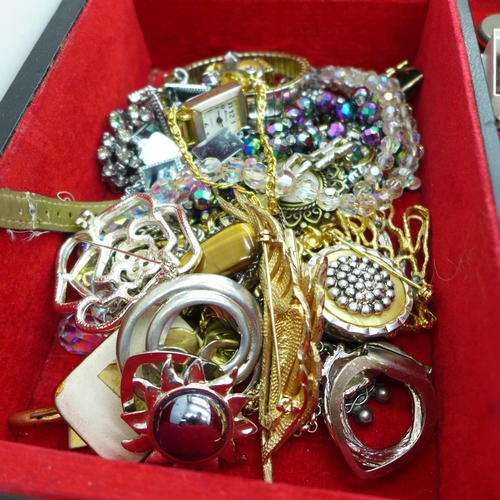 624 - A jewellery box and costume jewellery