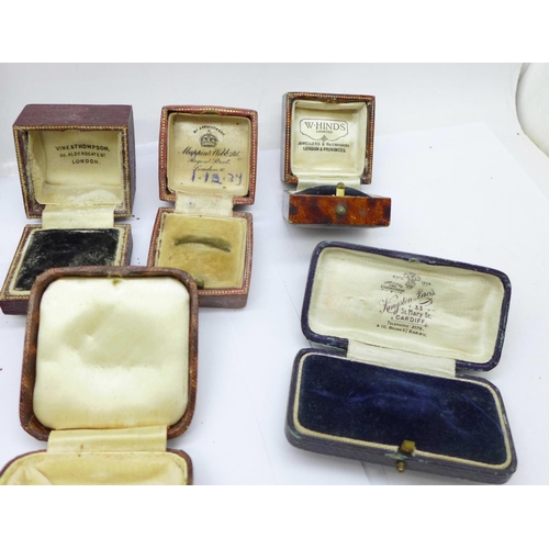 669 - Twelve jewellery and ring boxes