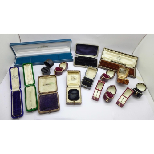 677 - Jewellery and ring boxes