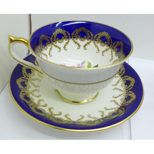 686 - Aynsley cups and saucers (8)