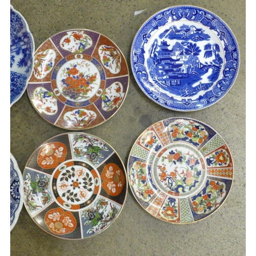 724 - A collection of plates and chargers including Aynsley, Coalport, Chinese, etc.