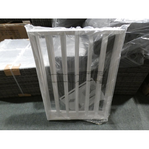 3006 - Pet Maker freestanding pet gate * this lot is subject to VAT