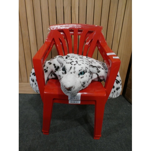 3038 - Two children's red plastic chairs and a snow leopard rug * this lot is subject to VAT