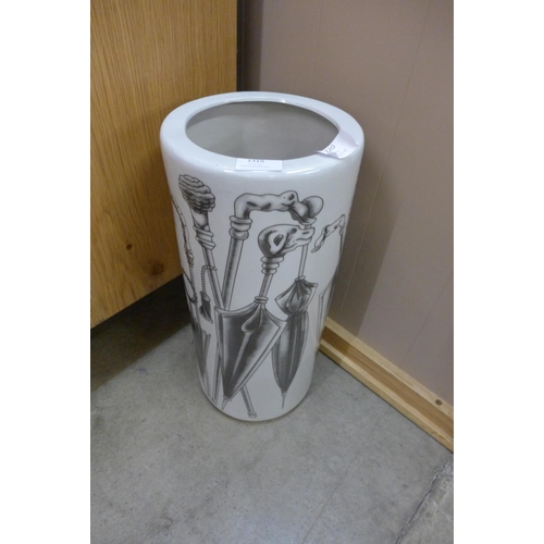 1319 - A 45cm ceramic umbrella stand (BP23419)   #