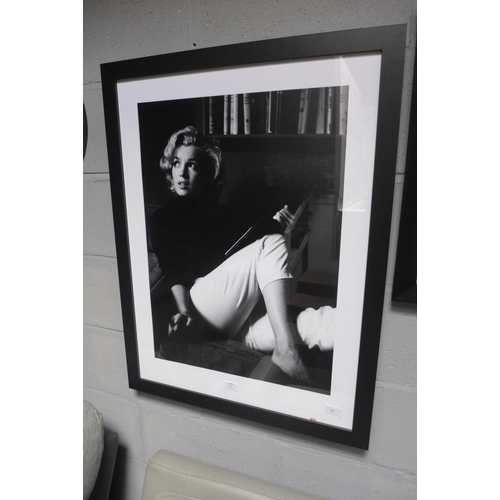 1333 - A Marilyn Monroe - Books  framed print 60X80  (PPR5126321)