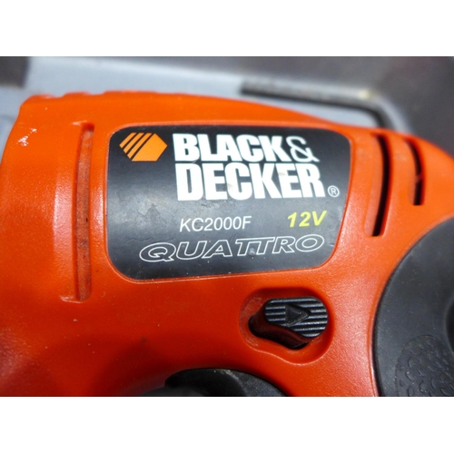 2039 - Black & Decker Quattro multitool, a/f