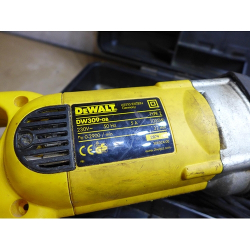 2040 - DeWalt 240v Saber saw - W - but no variable speed control