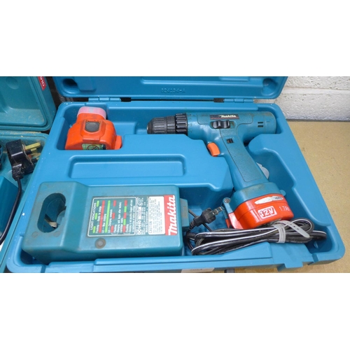 2054 - 3 Makita drills with chargers - W - (2 with batteries & chargers)