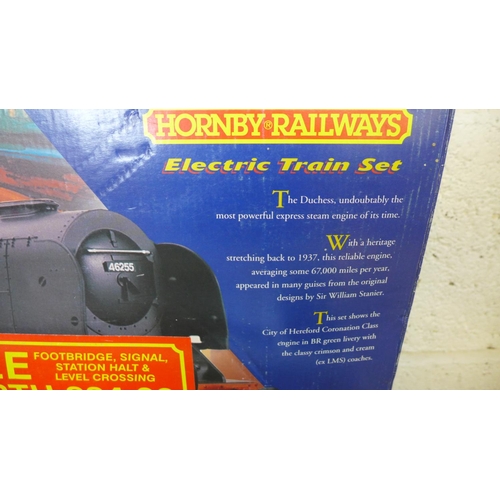 2108 - The Duchess Hornby Railways set - boxed