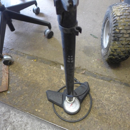 2443 - Pr. axle stands, 2 tow bar hitch, jack, pump, wax oil, bungees, car equipment & measuring wheel